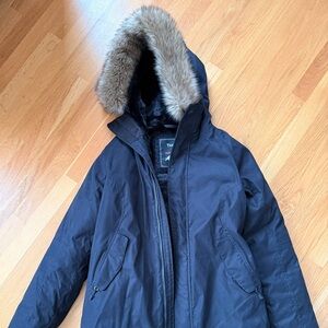 Aritzia TNA Avoriaz Black Parka with Brown Faux Fur Hood